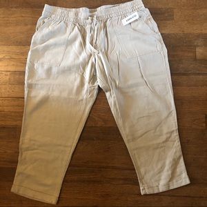 Old Navy drawstring pull on Capris